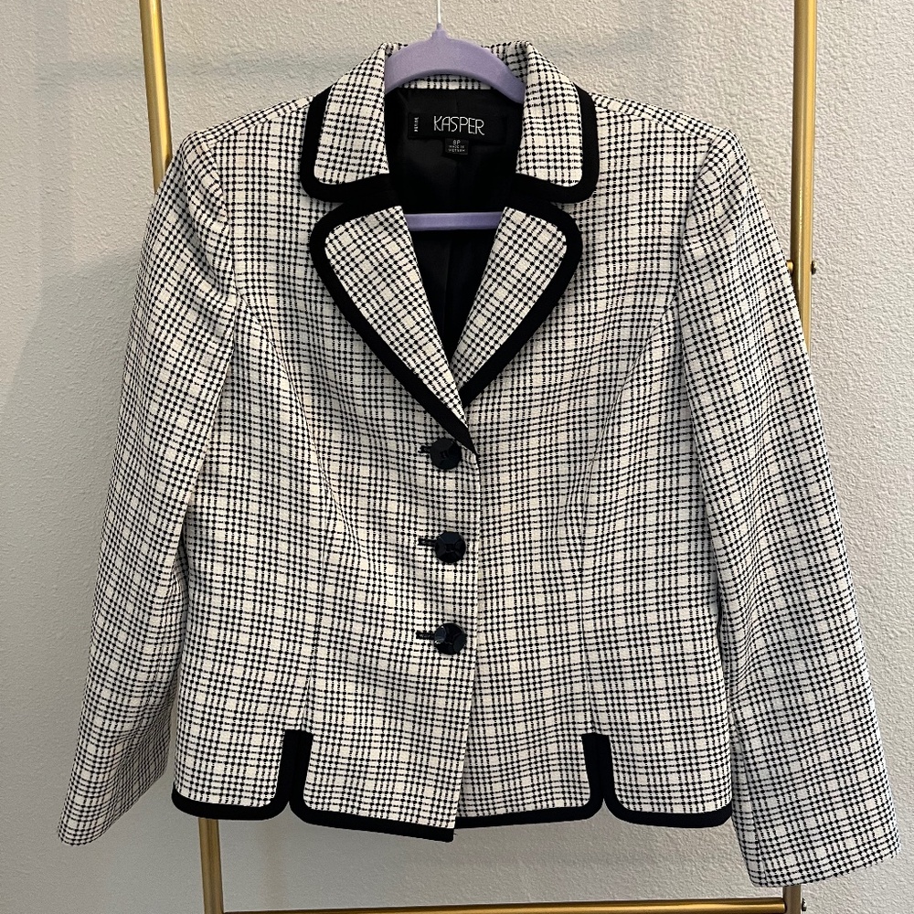 Kasper blazer black and white with buttons petite size S lovely